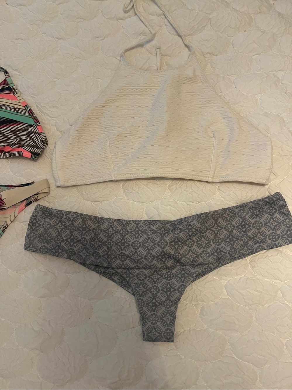 Bikini bundle - Picture 3 of 5